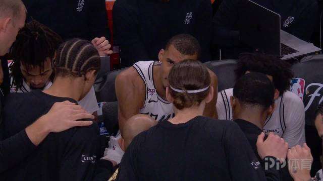 NBA总决赛-尼克斯2-0马刺 文班亚马致命失误+失绝杀