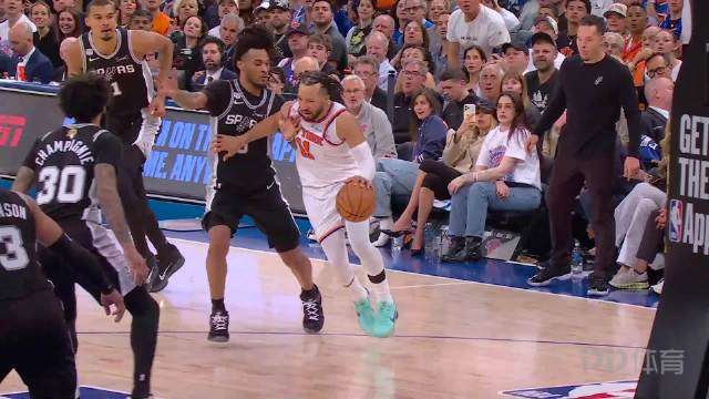 NBA总决赛-马刺客胜尼克斯总比分1-2 文班32+8+6