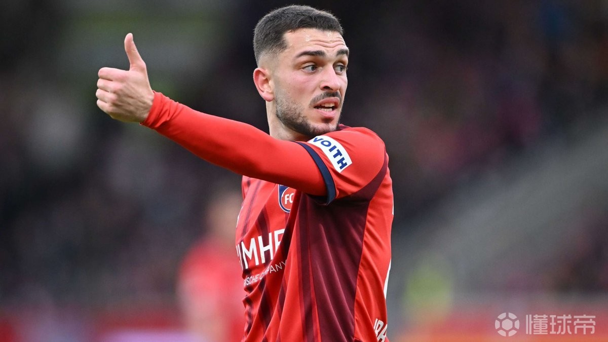 图片报：不莱梅有意签阿里扬-伊布，但永久转会交易困难